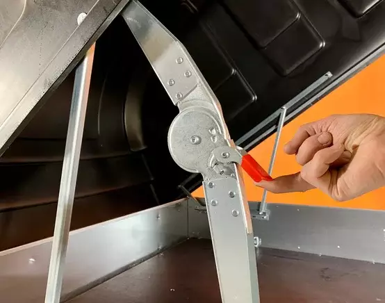 Itselukittuva tuulihaka - Muovikuomut - 1313 - 1