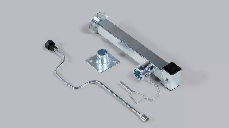 Kääntyvä, säädettävä tukijalka 1300 kg, kork 535 mm. - Nokkapyörät, tukijalat, kulmatuet - 523 - 1